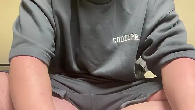 Yuta20002 online show from December 18, 2025, 4:46 pm