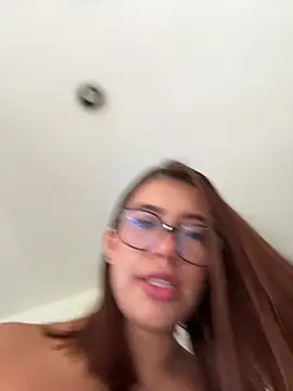 sara calderon online show from April 10, 2026, 1:38 pm