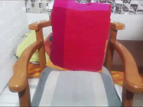 rose-crystal online show from February 19, 2026, 10:50 pm