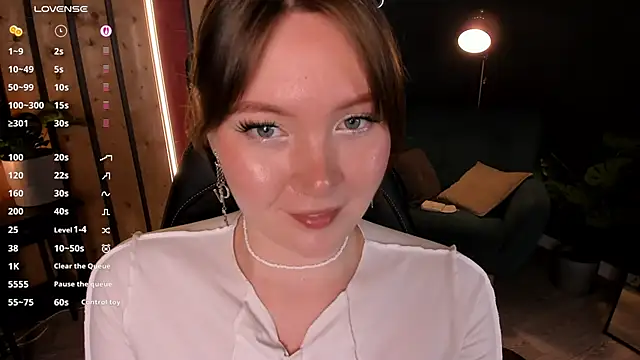 Ash Hasmy online show from October 1, 2025, 12:11 pm