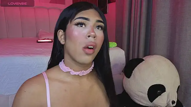 Im perla  online show from November 29, 2025, 10:13 pm