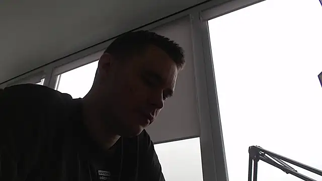 Snapshot of FreddyBredi chatting on November 8, 2025, 5:51 am FreddyBredi online show from November 8, 2025, 5:51 am