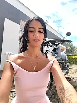 Juliana Xander online show from October 25, 2025, 3:18 pm