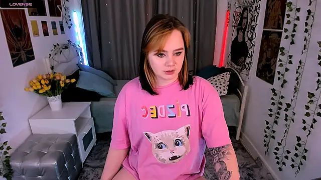 lunaalli online show from November 14, 2025, 4:28 pm