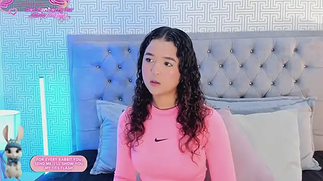 Evaa Lunna  online show from January 18, 2026, 8:01 pm