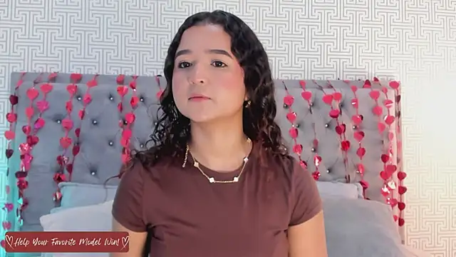 Evaa Lunna  online show from February 19, 2026, 8:27 pm