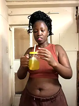 Snapshot of MissREAHx chatting on October 23, 2025, 9:30 am MissREAHx online show from October 23, 2025, 9:30 am