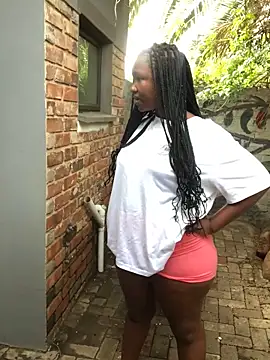 Snapshot of MissREAHx chatting on November 1, 2025, 1:35 pm MissREAHx online show from November 1, 2025, 1:35 pm