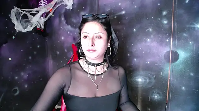 Snapshot of CristaldelLeon_s chatting on October 1, 2025, 8:04 pm CristaldelLeon s online show from October 1, 2025, 8:04 pm