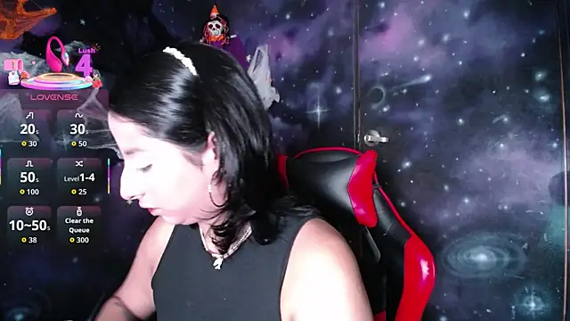 Snapshot of CristaldelLeon_s chatting on October 7, 2025, 2:14 pm CristaldelLeon s online show from October 7, 2025, 2:14 pm