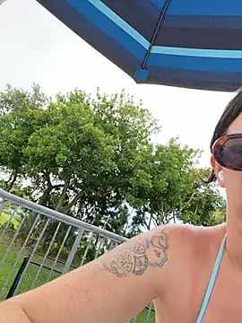 sweetsirenn online show from July 16, 2026, 3:18 pm
