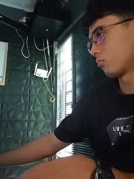 Snapshot of jacobs_shelby chatting on November 1, 2025, 1:02 pm jacobs shelby online show from November 1, 2025, 1:02 pm