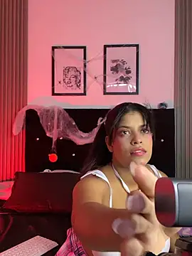 ashlycarteer online show from October 31, 2025, 6:20 pm