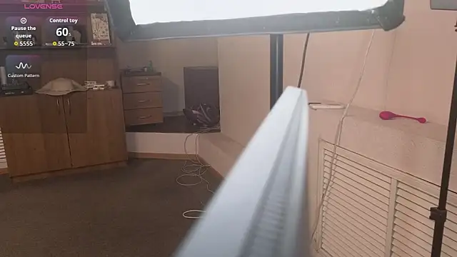 Margo Moll online show from November 21, 2025, 6:45 am