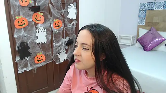 ScarletLevis online show from October 15, 2025, 10:04 am