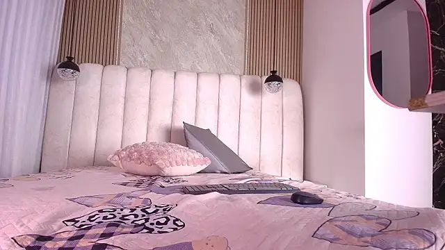 Snapshot of celeste_moonx chatting on June 7, 2026, 11:58 am celeste moonx online show from June 7, 2026, 11:58 am