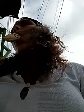 Alis 1327 online show from September 14, 2025, 2:16 pm