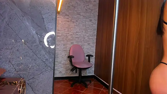 Stephany Rodriguez online show from December 14, 2025, 11:04 am