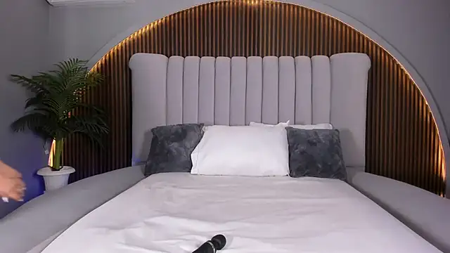 KatlynRous online show from November 29, 2025, 5:27 pm