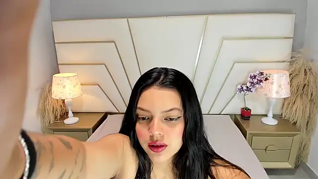 Lucianaa Collins online show from November 12, 2025, 12:05 pm