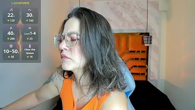 Luciifeer  online show from June 1, 2026, 6:53 pm