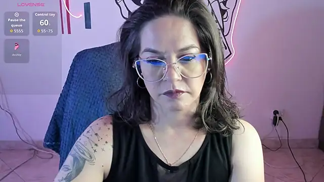 Snapshot of Luciifeer_ chatting on July 15, 2026, 2:44 pm Luciifeer online show from July 15, 2026, 2:44 pm
