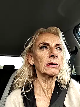 clarabell4 online show from October 30, 2025, 8:05 am