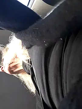 clarabell4 online show from December 5, 2025, 8:01 am