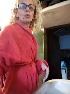 clarabell4 online show from April 14, 2026, 5:46 am