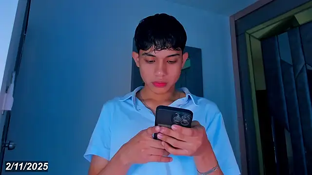 Sebax Young online show from November 4, 2025, 8:52 pm