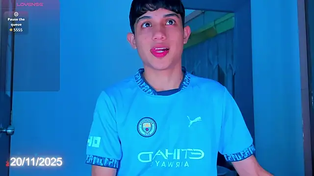 Sebax Young online show from November 21, 2025, 4:33 am