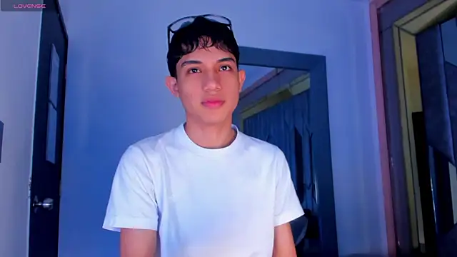Sebax Young online show from May 18, 2026, 8:36 pm