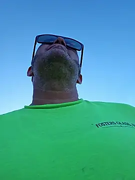 cubanitofeliz40 online show from October 30, 2025, 9:37 pm