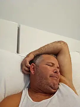 cubanitofeliz40 online show from December 2, 2025, 7:42 pm