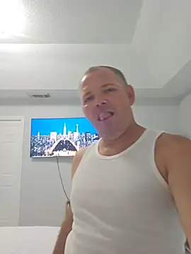 cubanitofeliz40 online show from May 19, 2026, 6:14 pm