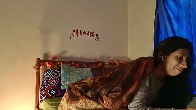  MoonLipson  online show from November 8, 2025, 3:23 pm