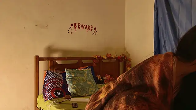  MoonLipson  online show from November 27, 2025, 4:03 am