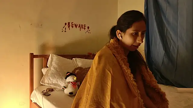  MoonLipson  online show from November 29, 2025, 2:58 am