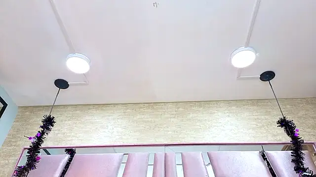 ThaliaCross online show from November 22, 2025, 8:08 pm