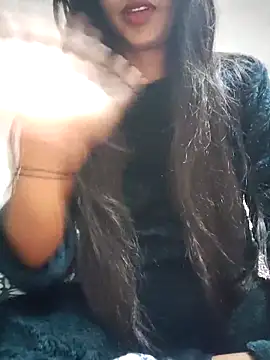 cute radhikaa online show from December 18, 2025, 6:36 pm