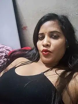 Snapshot of cute_radhikaa chatting on April 5, 2026, 9:23 pm cute radhikaa online show from April 5, 2026, 9:23 pm