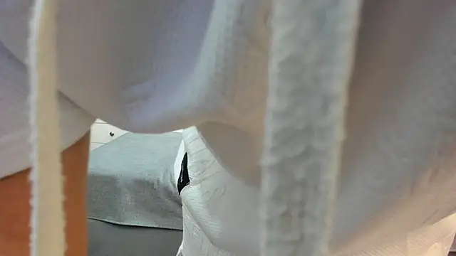 Snapshot of ZoeKrug chatting on October 17, 2025, 11:57 am ZoeKrug online show from October 17, 2025, 11:57 am