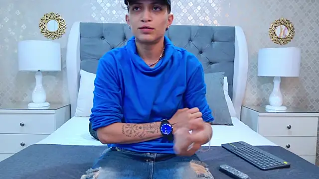 Snapshot of ZoeKrug chatting on October 24, 2025, 11:50 am ZoeKrug online show from October 24, 2025, 11:50 am