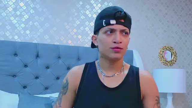 Snapshot of ZoeKrug chatting on November 3, 2025, 11:55 am ZoeKrug online show from November 3, 2025, 11:55 am