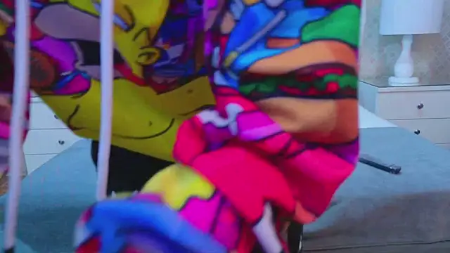 Snapshot of ZoeKrug chatting on November 4, 2025, 12:26 pm ZoeKrug online show from November 4, 2025, 12:26 pm