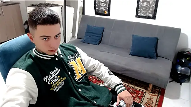 santii ss online show from November 30, 2025, 3:49 pm