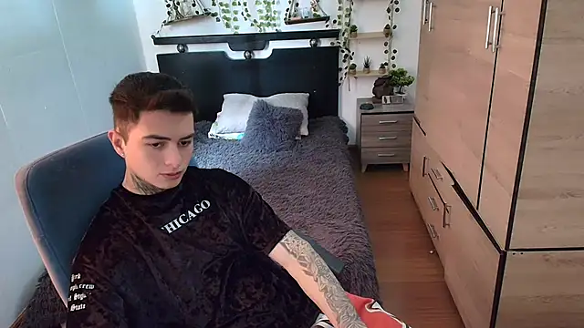 Snapshot of santii_ss chatting on May 19, 2026, 2:34 pm santii ss online show from May 19, 2026, 2:34 pm