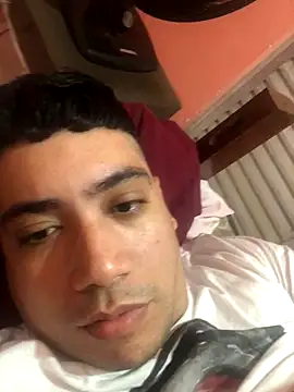 Snapshot of Paulo199117 chatting on October 17, 2025, 2:37 am Paulo199117 online show from October 17, 2025, 2:37 am