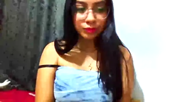 Snapshot of honeysweet111 chatting on December 3, 2025, 4:09 am honeysweet111 online show from December 3, 2025, 4:09 am