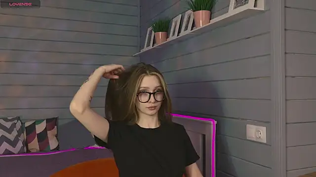 Vikki wyye online show from October 18, 2025, 5:43 am